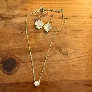 Kendra Scott Earring/Necklace Set. Ivory Pearl Stone and Gold